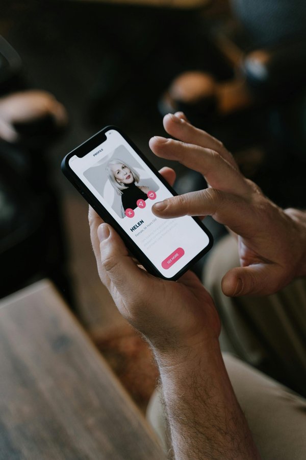 Incontri con donne mature in italia: guida alle nuove relazioni e opportunità